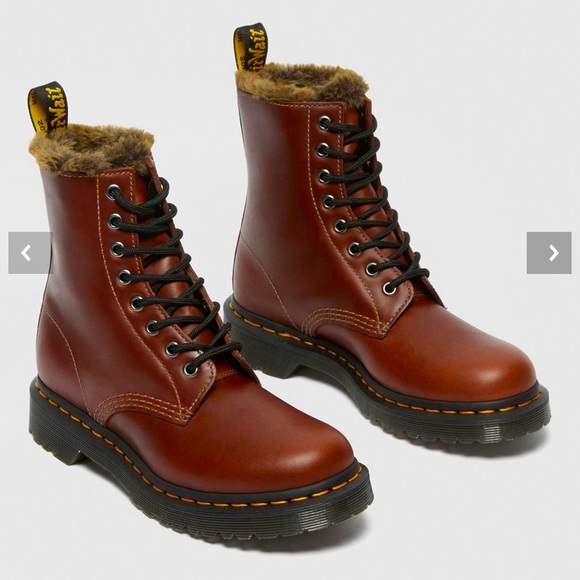 1460 SERENA FAUX FUR LINED LACE UP BOOTS Dr. Martens - Picture 2 of 16